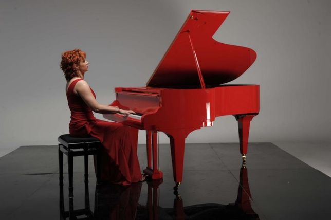 Czerwony fortepian Ibach, dł. 185cm