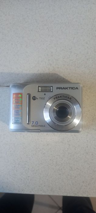 Aparat PRAKTICA 750 z