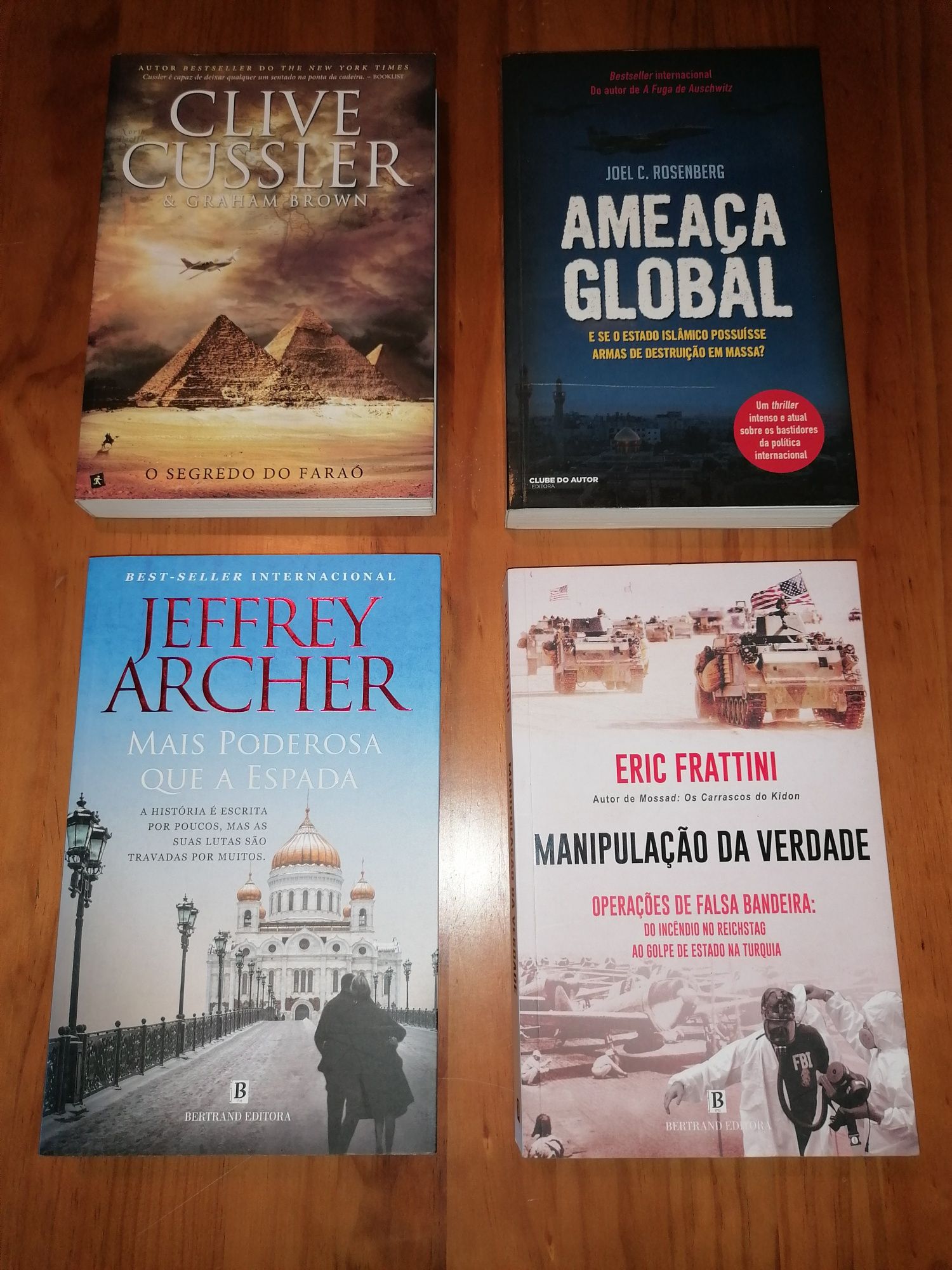 Vários Livros de autores, em bom estado e sem dano.