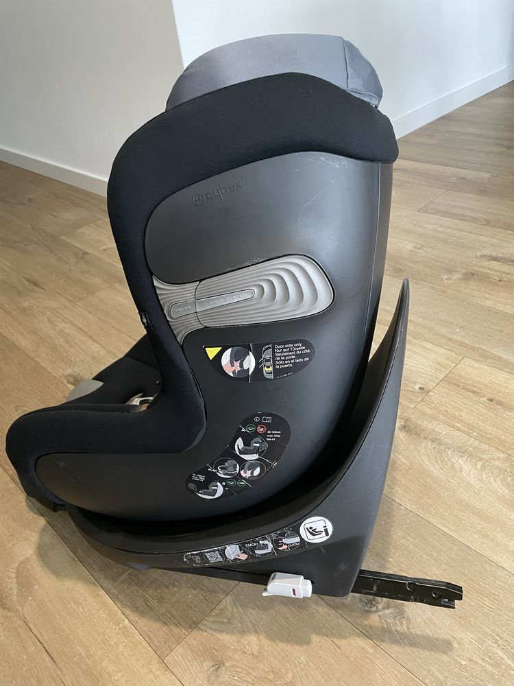 Fotelik Cybex SIRONA S I-Size Pepper Black