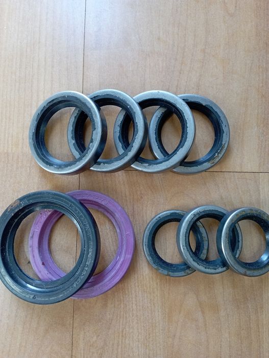 Сальники  ваз 2101