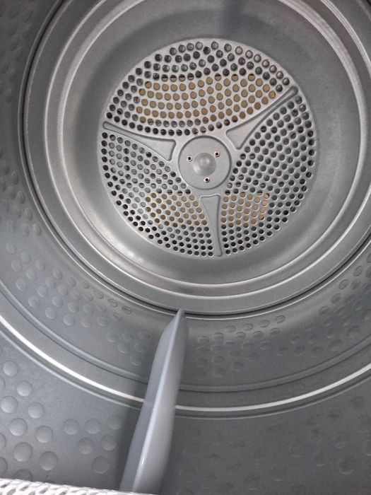 Maquina de secar com bomba de calor como nova  com pouco uso.