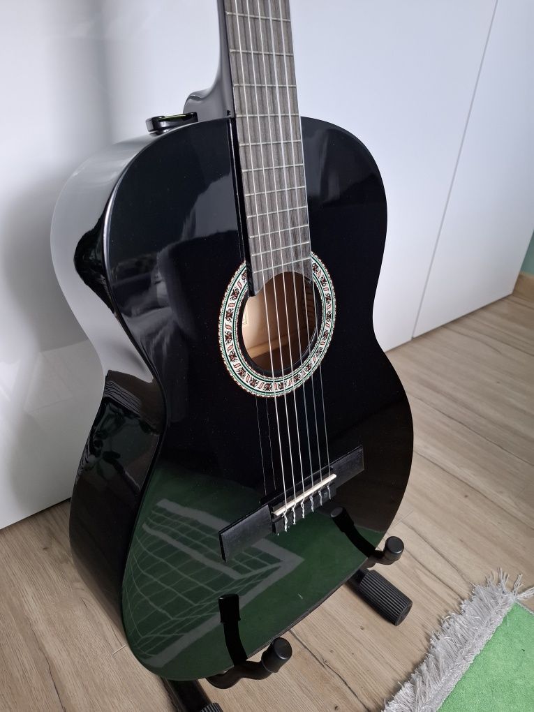 Sprzedam gitarę klasyczna