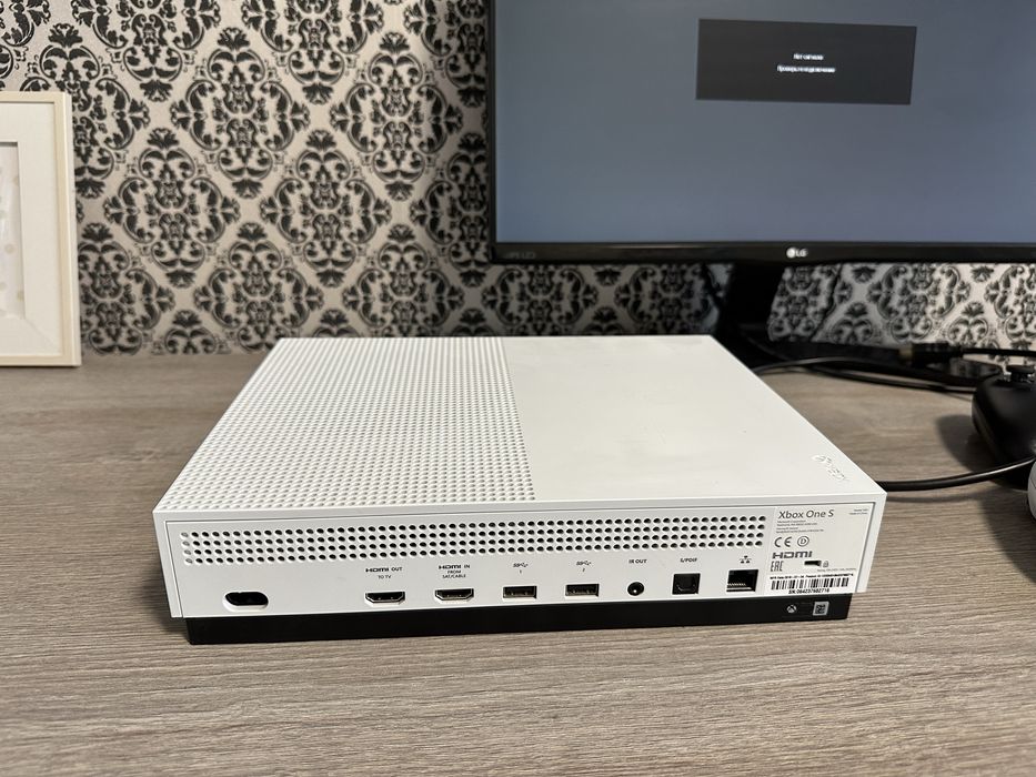 Ігрова приставка Xbox One S 1TB + 2 джоя