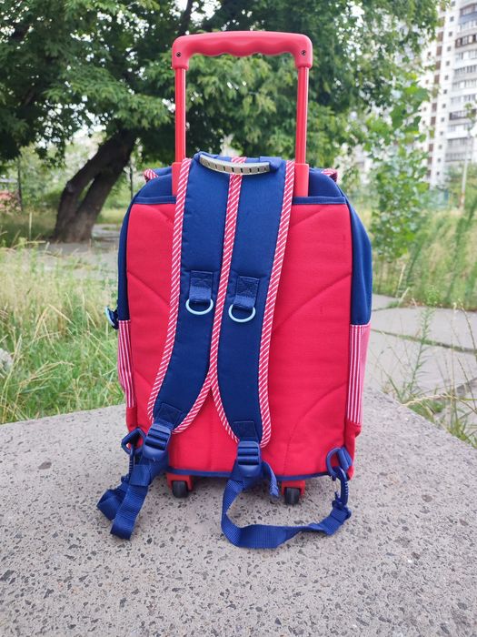 Новый школьный рюкзак на колесах