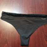 99. Majtki/stringi rozmiar S/M firmy Calvin Klein