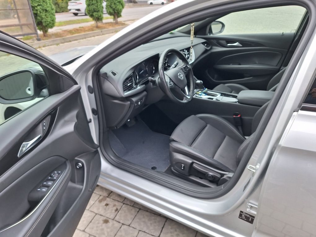 Opel insignia 2.0 CDTI 2020. Дизель Автомат