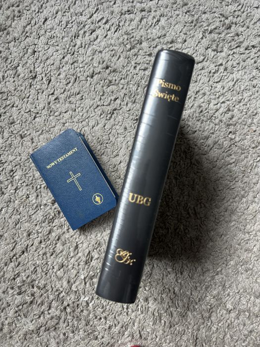 Pismo Święte + Książeczka Nowy Testament tanio oddaje