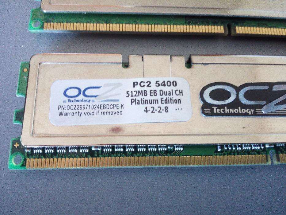 Conjunto de memórias OCZ DDR2 PC2-5400