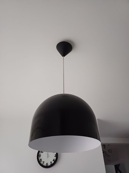 Lampa czarna metalowa