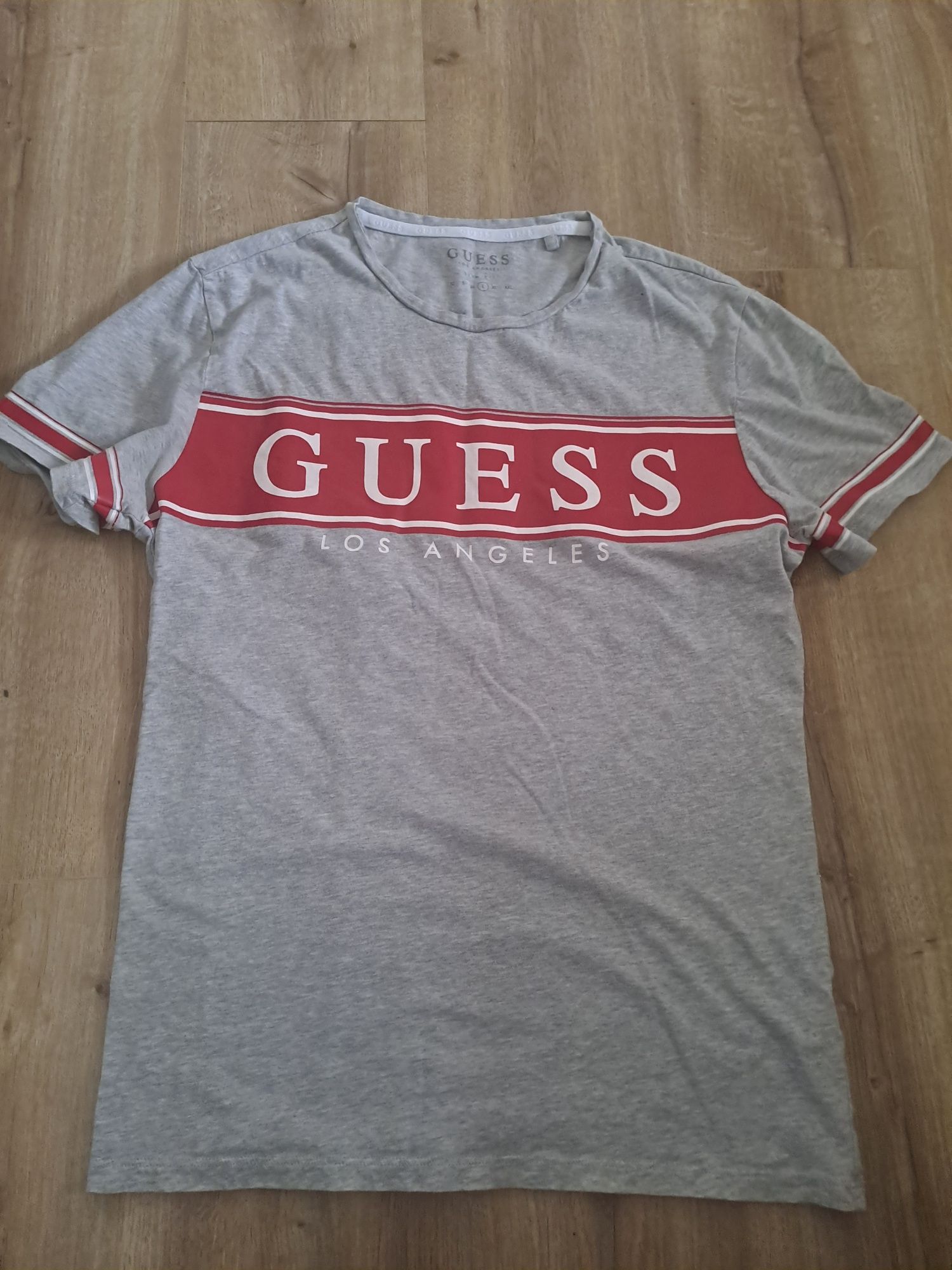 T-shirt Guess L polecam