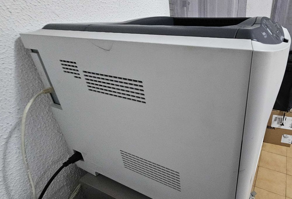 Impressora Canon LBP7780Cx