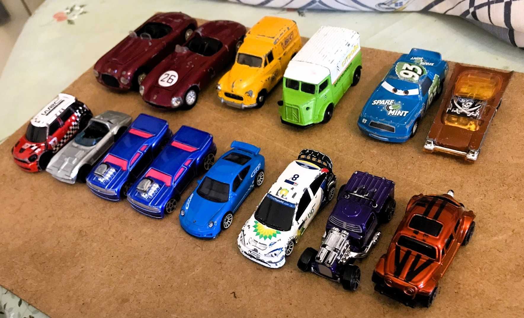 miniaturas Carros HotWheels , Maisto, Majorette 1:64; 1:43,