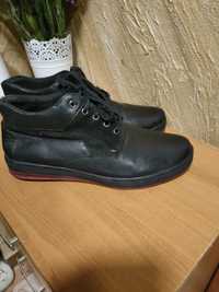 Buty skórzane Lasocki 41 z wkładką wewnętrzną 27.5 cm.