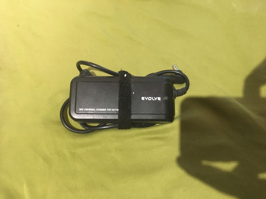 EVOLE global lite універсальна зарядка для ноутбука