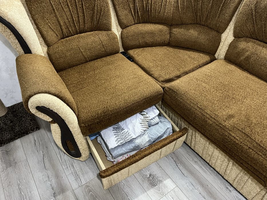 Продам диван угловой