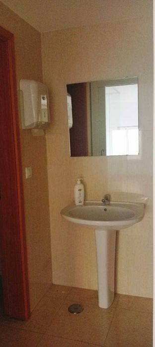 Loja em Santa Marta de Corroios