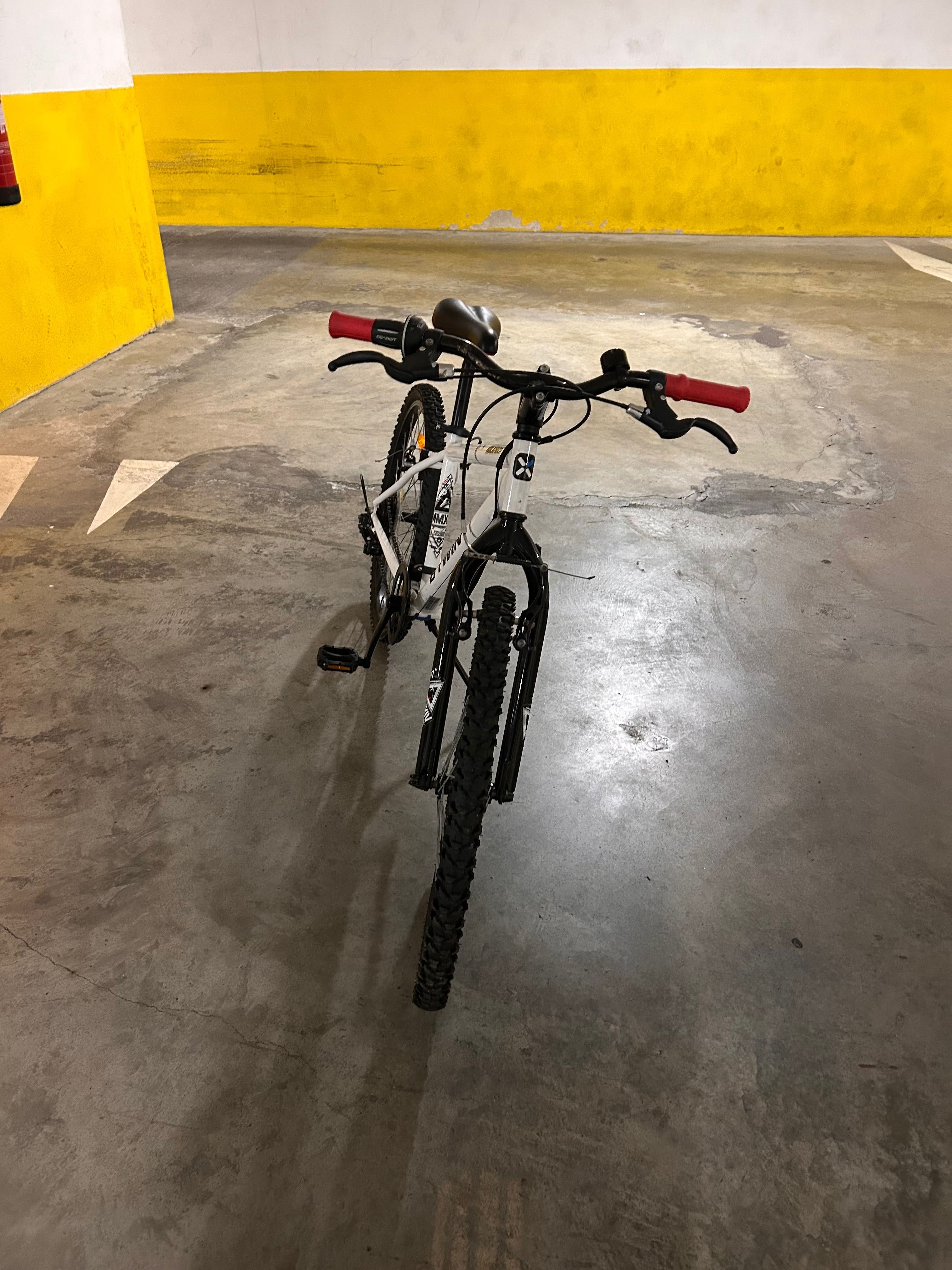 Bicicleta B’ Twin Rockrider 300