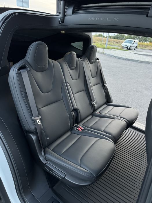 Tesla model x продам