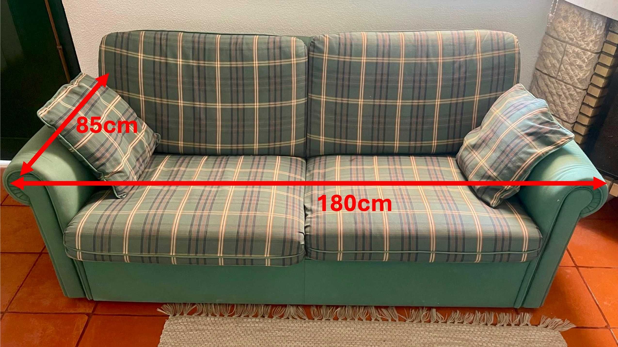Sofá cama e 2 poltronas em tecido