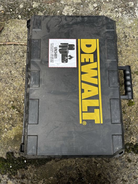 Pistolet uszczelniajacy  Dewalt dce560 jak nowy + akumulator