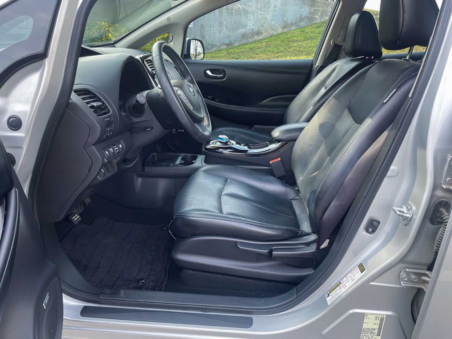 Nissan LEAF      2015