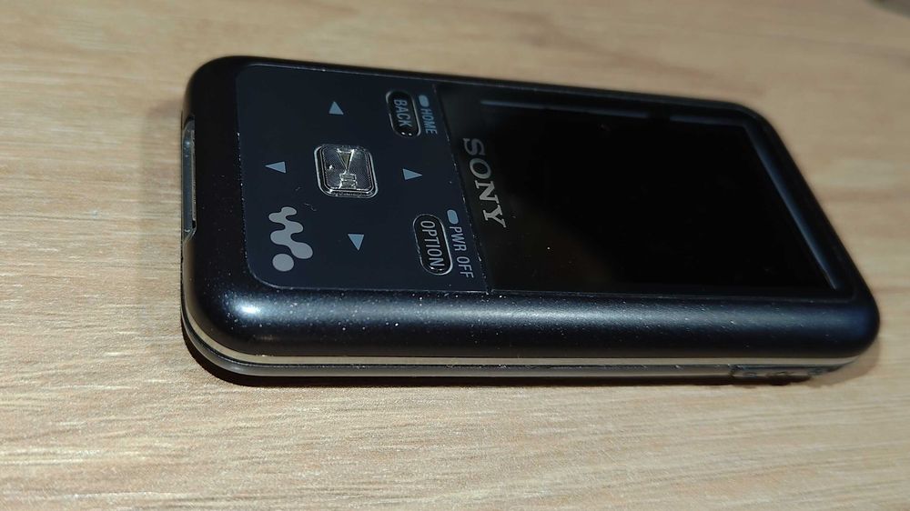 MP3-плеєр Sony Walkman NWZ-S615F