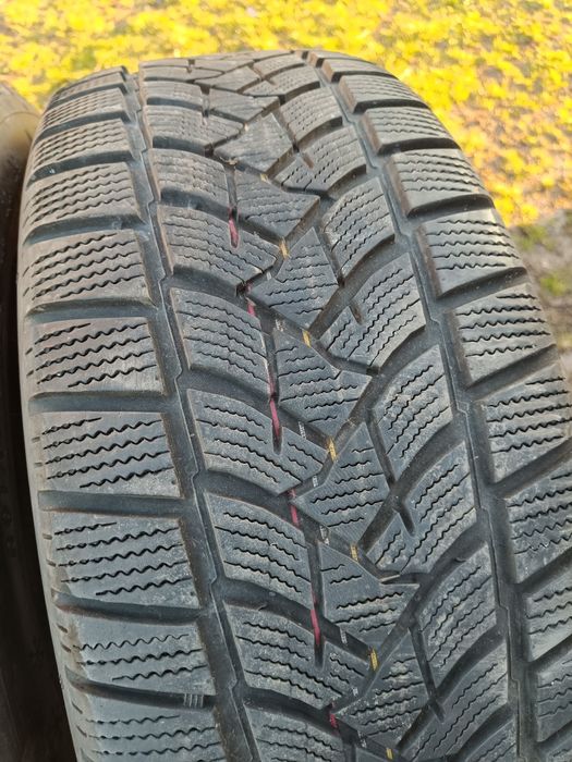 Opony zimowe 235/55/R19 Dunlop 22r. Michelin 18r.