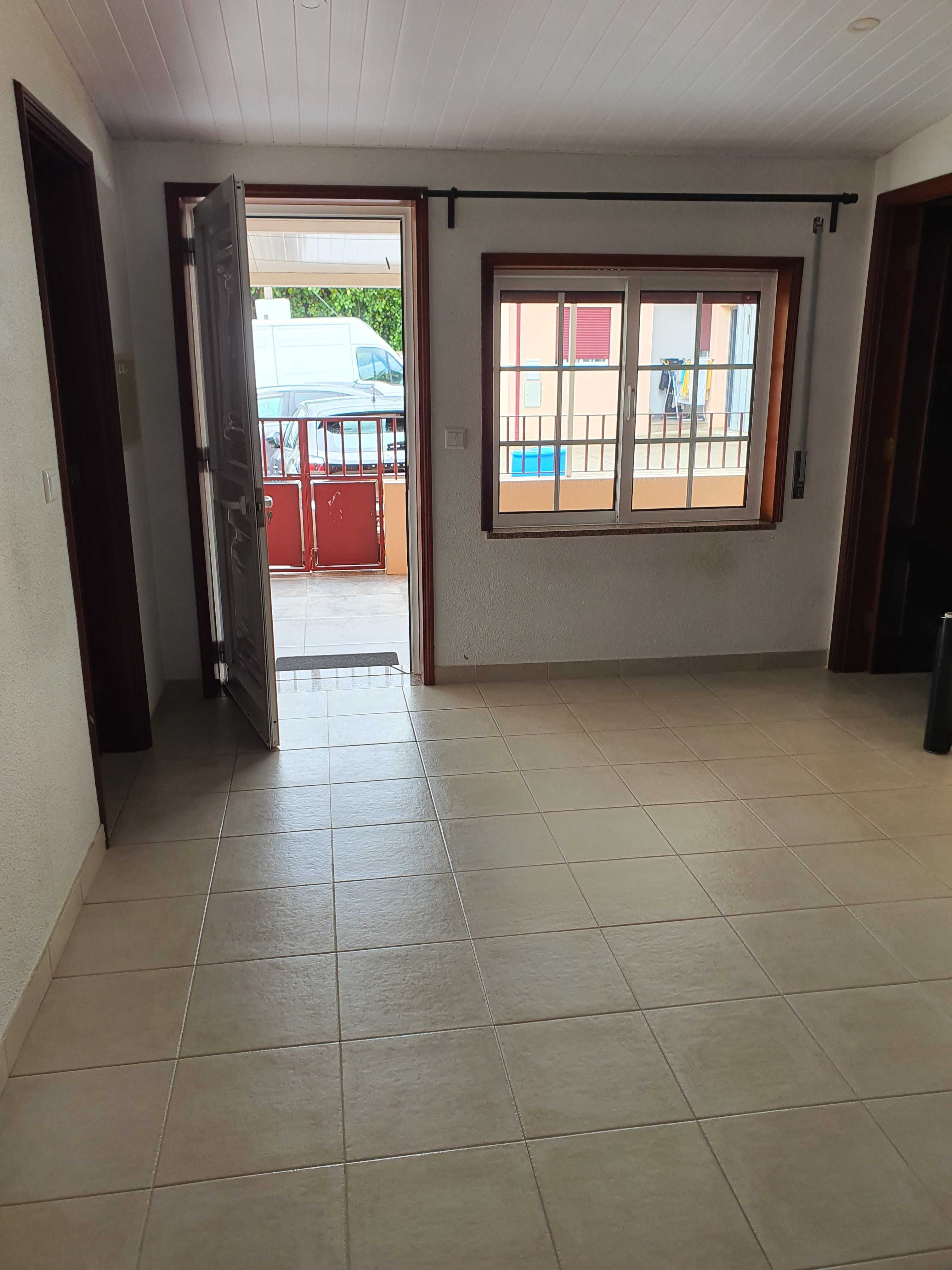 Arrenda-se casa em Paços de Ferreira