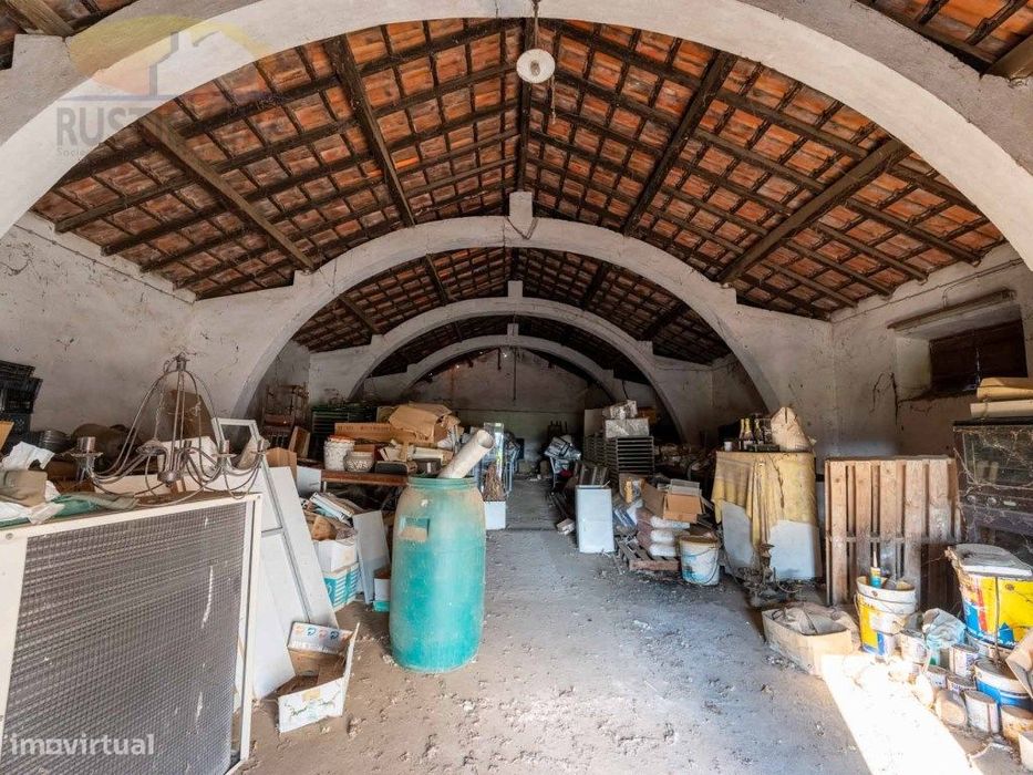 Armazém amplo com fácil acesso