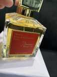 Perfumy damskie.