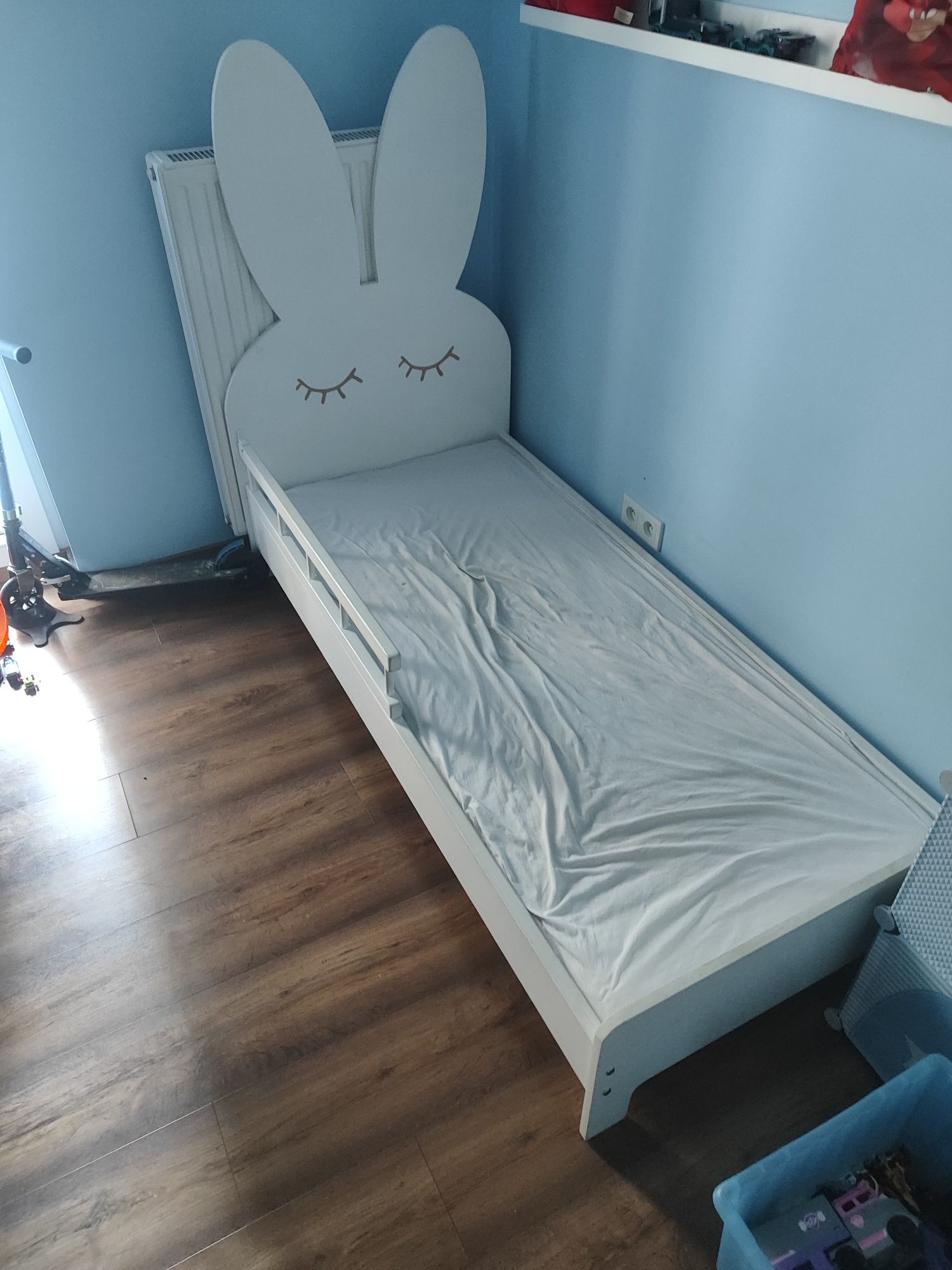 Łóżko dziecięce królik z barierką