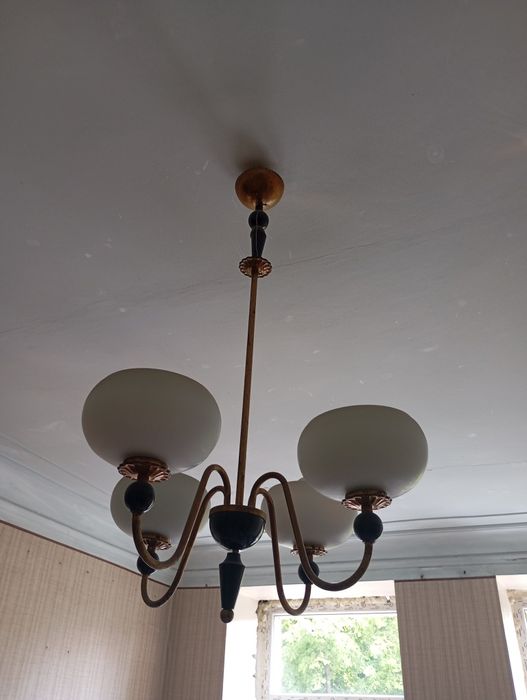 Люстра для комнаты