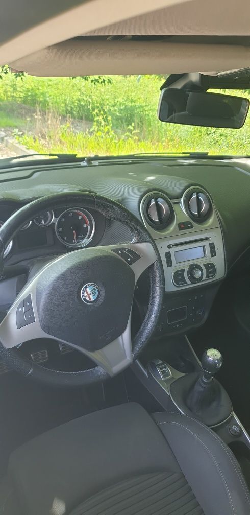 Alfa Romeu 1300 diesel com 148000 km com pintura  como se confirma