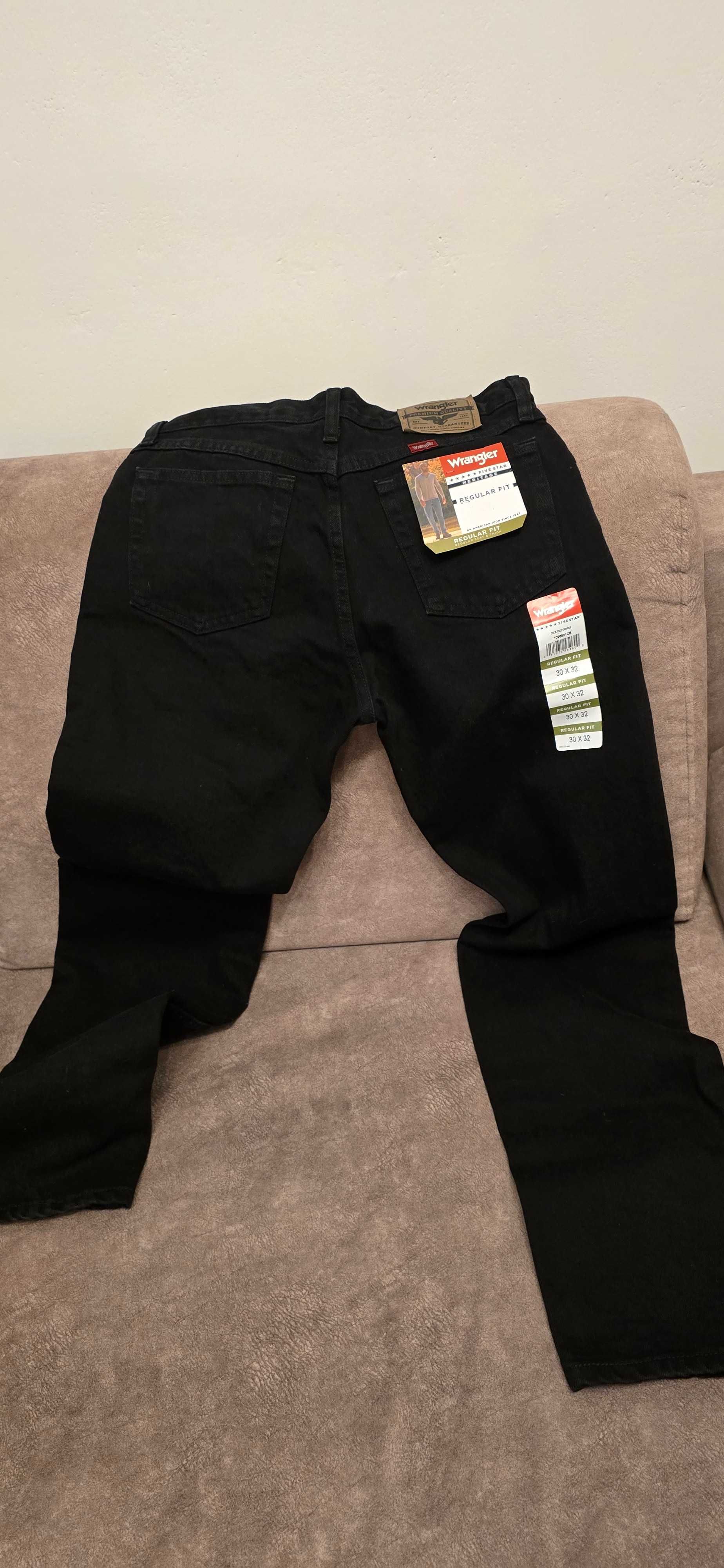 Spodnie jeansowe Wrangler.