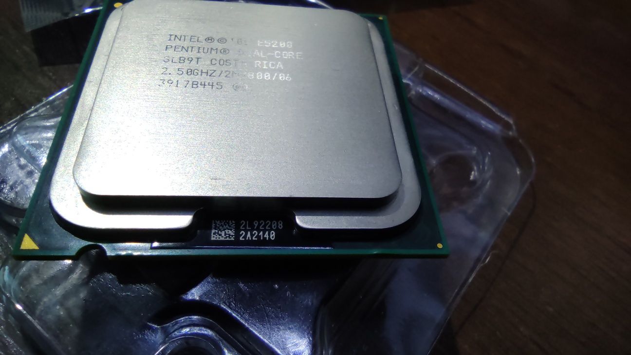 Процессор Intel Pentium Dual-Core E5200