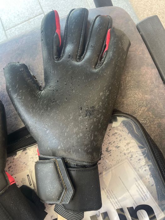luvas UHLsport, 80€