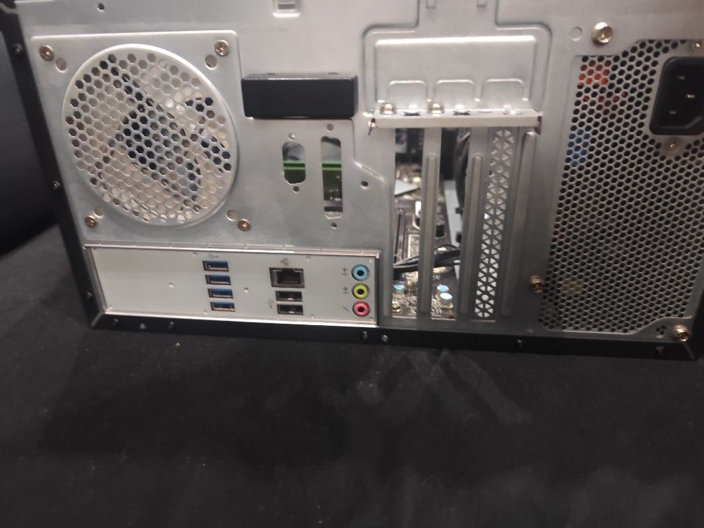 Baza pod komputer Acer nitro 50 z orginalną płyta główna zasilaczem