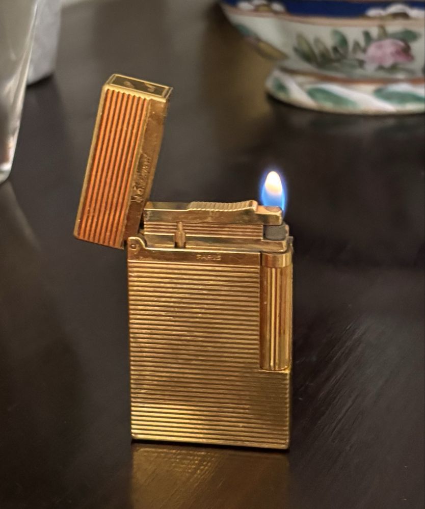 Isqueiro M. Dupont em ouro