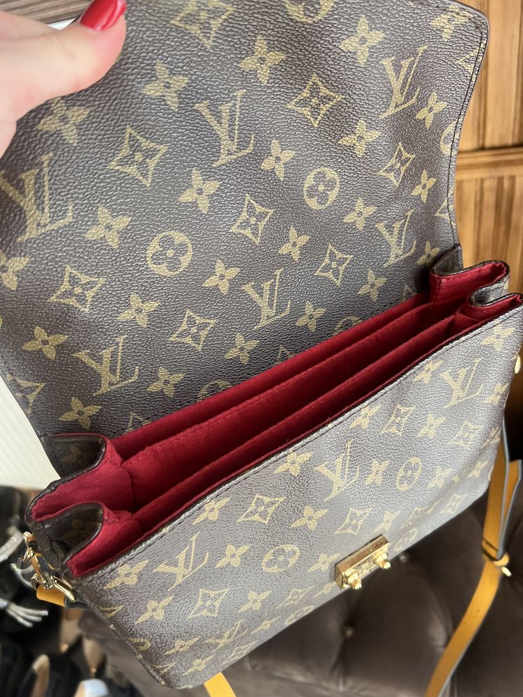 Сумка кожанная под louis vuitton