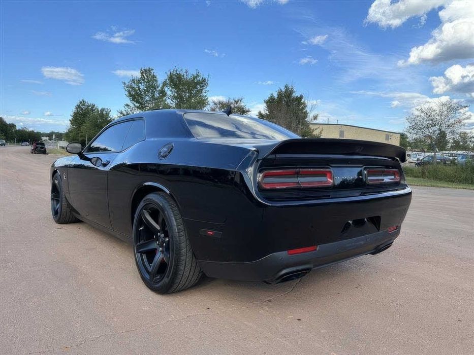Dodge Challenger      2021