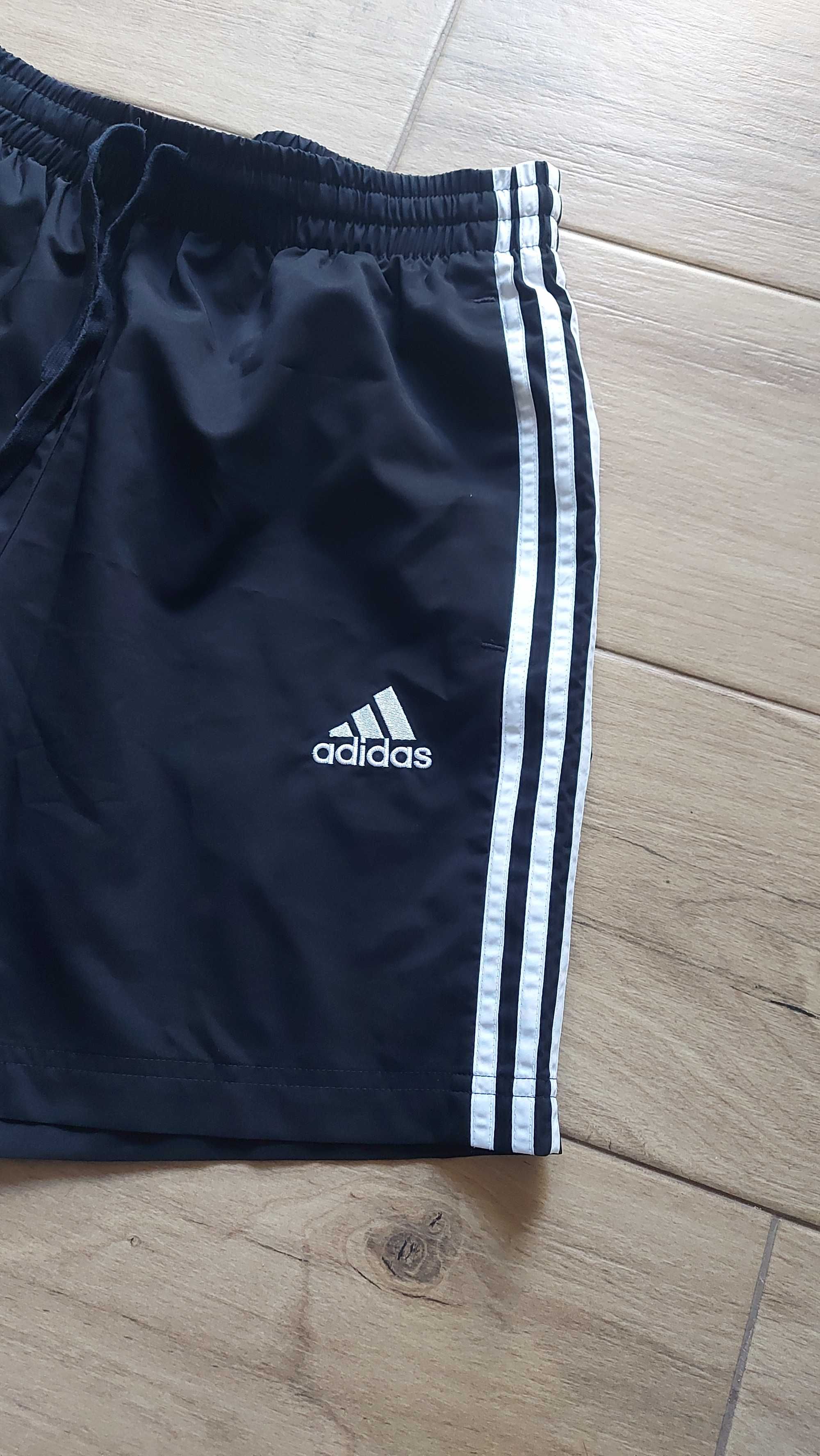 spodenki adidas M
