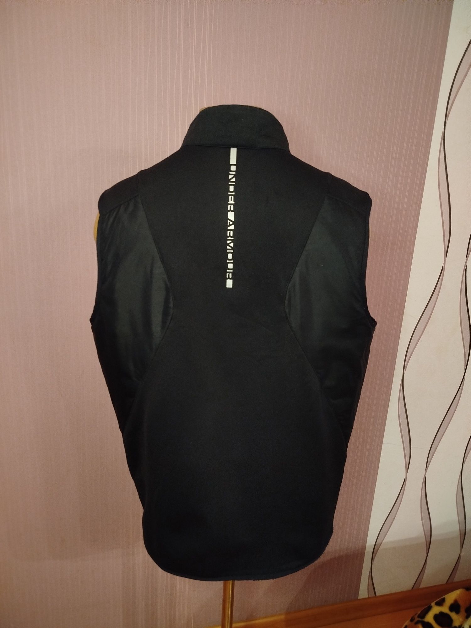 Жилетка Under armour