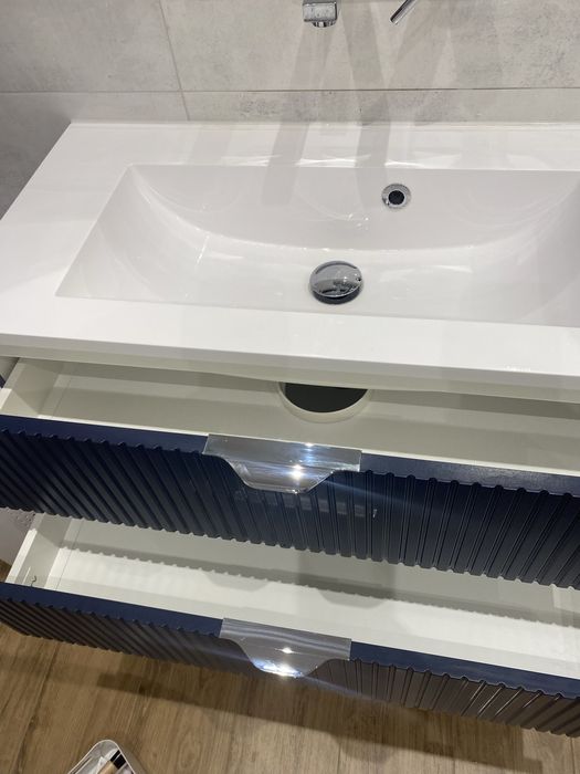 Nowa cena! Szafka lazienkowa z umywalką