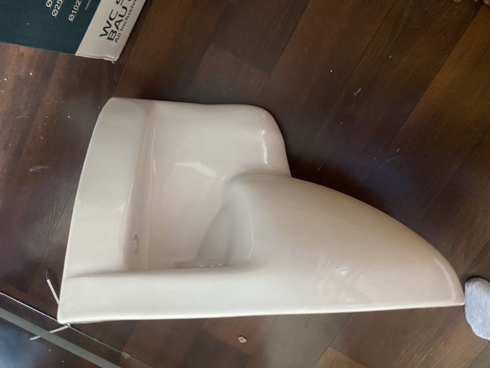 Унитаз Grohe "Bau Ceramic" 39351000 с крышкой