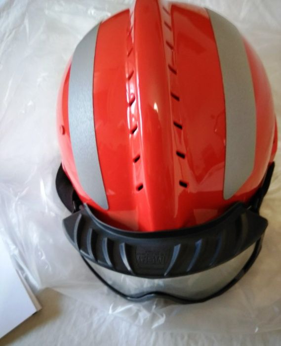 Capacete MSA F2 X-TREM com óculos. Bombeiro, incêndios florestais