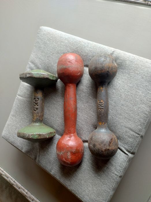 Stare hantle PRL 3 sztuki, zestaw 3kg 4kg  żeliwne