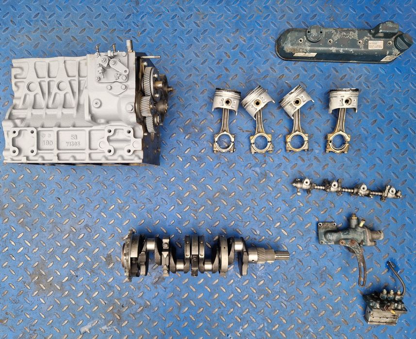 Pokrywa rozrządu Kubota V1305 V1505