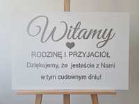 Biała tablica powitalna Witamy srebrne napisy wesele ślub