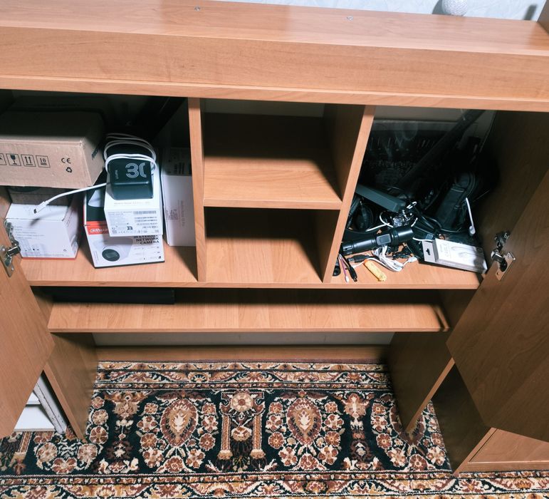 Настільний тумба